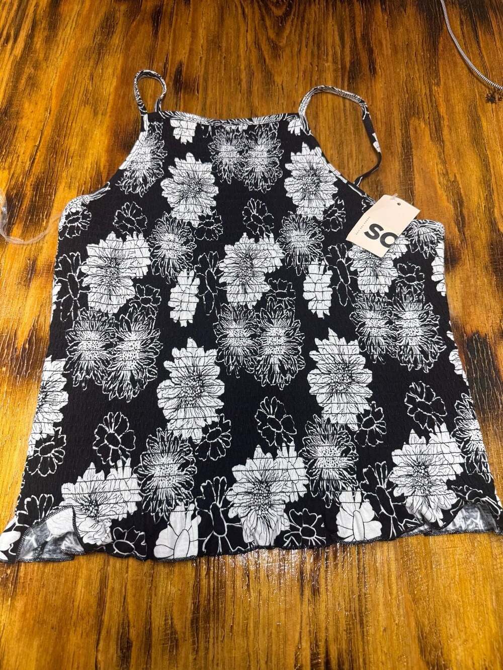 SO Tank Top Size XL Black White Floral Print Crinkle Cami